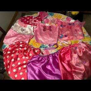 Little girls Minnie Mouse dress up set.